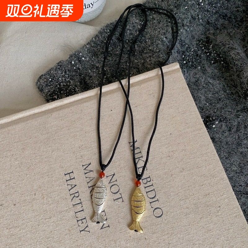 小众设计感锦鲤吊坠项链女2025新款个性百搭抽拉绳颈链简约锁骨链