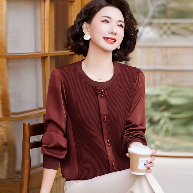 洋气妈妈秋装小衫新款中年上衣中老年春秋款t恤衣服套装红色薄款