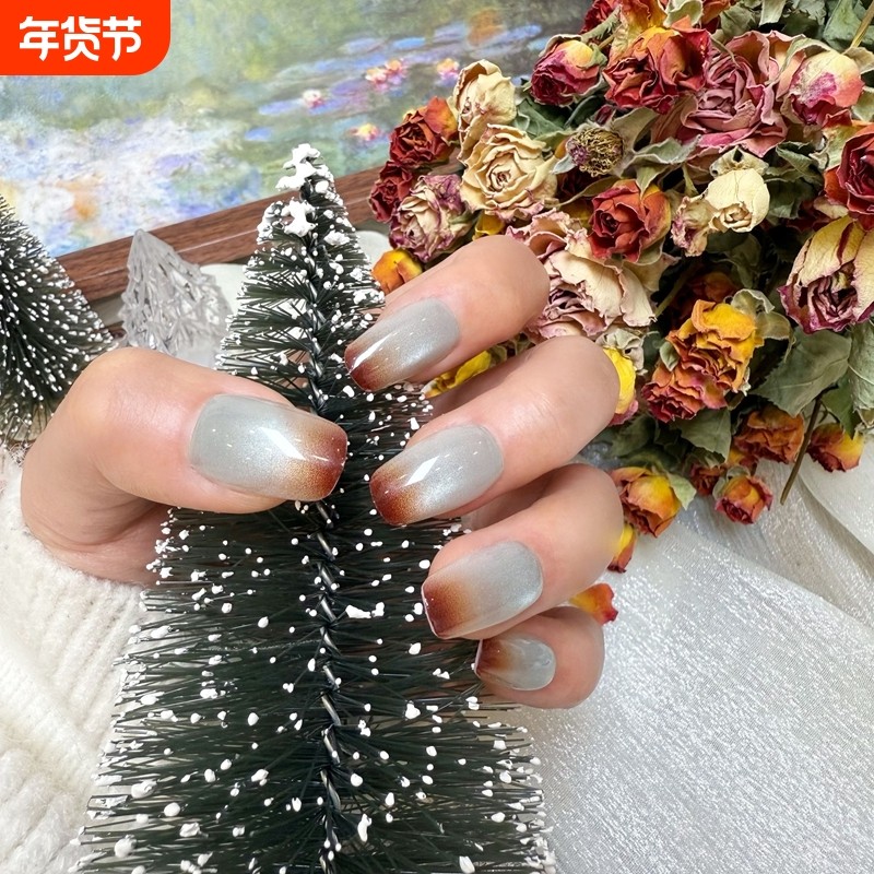 圣诞款美拉德晕染穿戴甲银灰色渐变美甲甲片短款亮闪猫眼手工美甲,彩妆/香水/美妆工具,穿戴甲/甲片,淘宝优惠券,粉丝福利购,淘宝优惠卷