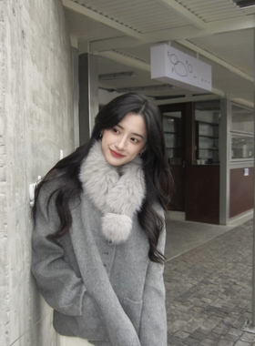 鸭鸭同款灰色狐狸毛吊球围脖冬季高级感毛领围巾保暖加厚毛绒白色