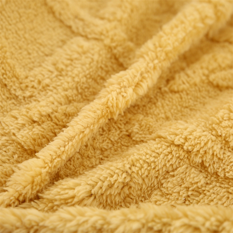 加厚款塔芙绒抱枕被子两用午睡汽车靠垫多功能二合一秋冬空调被