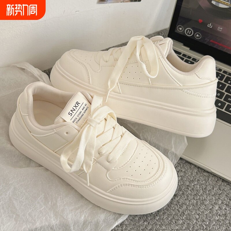 校园风厚底小众板鞋2025秋季新款不累脚鞋子休闲圆头百搭小白鞋子