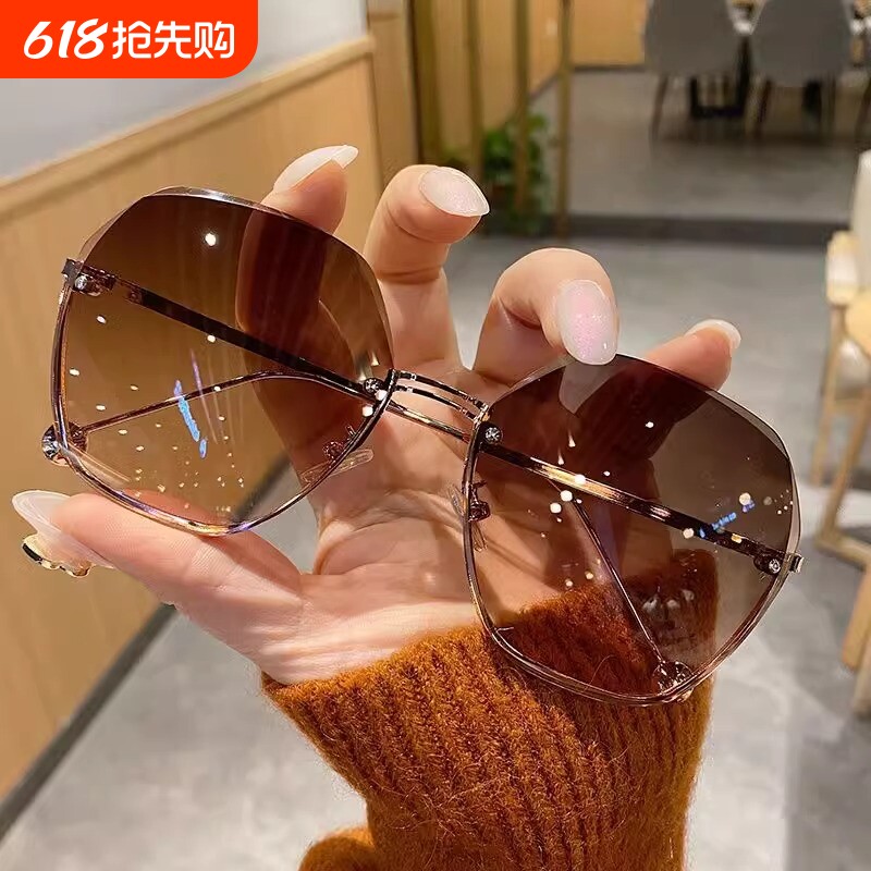 太阳眼镜2024圆脸防紫外线渐变高级感无框墨镜女新款显瘦高清镜片