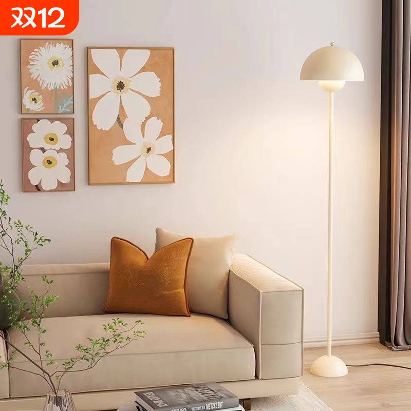 金属灯身材质现代风花苞落地灯