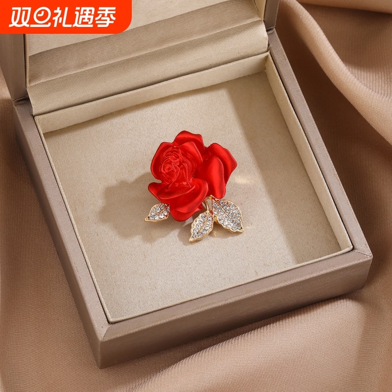 中国风红玫瑰胸针女奢华气质高级感精致大气胸花别针配饰