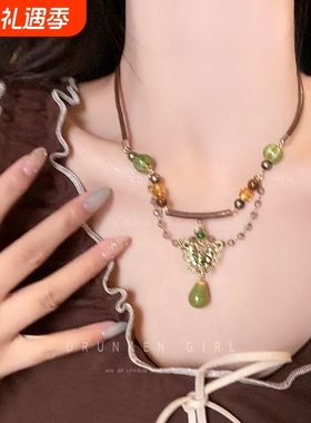 「绿野精灵」中古vintage绿色蝴蝶项链复古小众陶瓷串珠锁骨链女