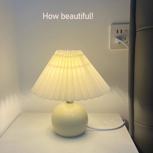 ins风卧室床头灯台灯网红灯少女温馨喂奶小夜灯高端客厅奶油遥控