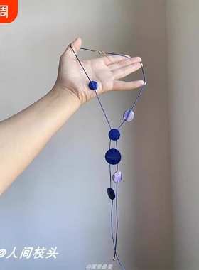 蓝调时刻~超显白圆片蓝色不规则克莱因长项链度假风小众设计颈链