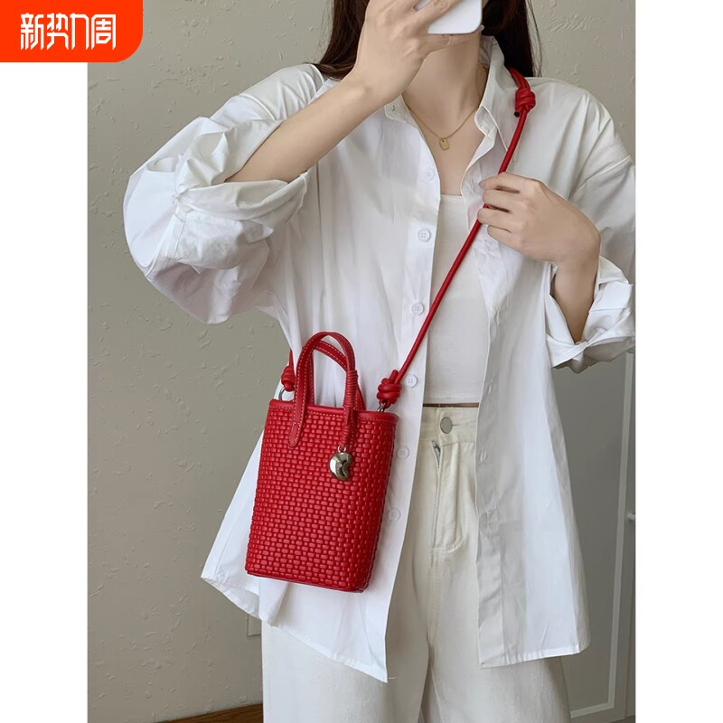 精致超火小众编织包包女2026新款流行百搭单肩斜挎包小拎包手机包