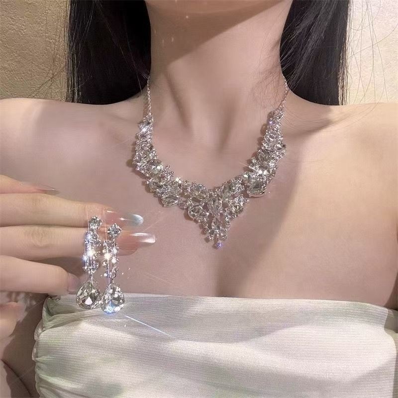 新款重工超闪镶钻项链耳环套装复古轻奢小众高级锁骨链时尚名媛风