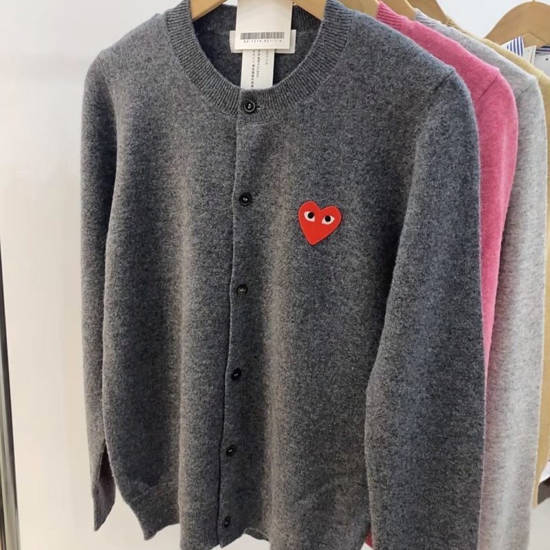 100%纯羊毛爱心刺绣开衫羊绒红心男女亲子针织衫PLAY春秋毛衣红色