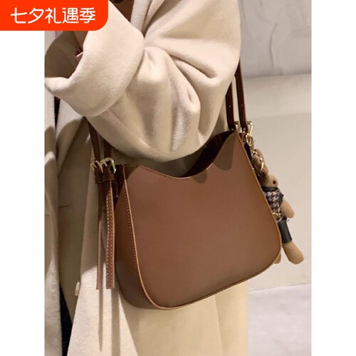 艾程复古包包女2026新款通勤时尚百搭斜挎包高级感小众ins单肩包