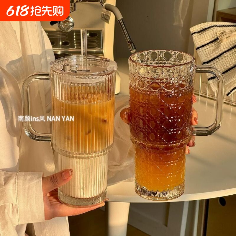 大容量玻璃杯巨无霸带把手吸管杯女生高颜值带盖办公室咖啡水杯子