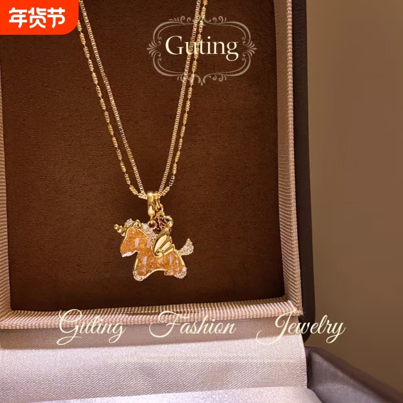 金色小马吊坠满钻项链女高级感轻奢小众配饰品2025新款秋冬毛衣链