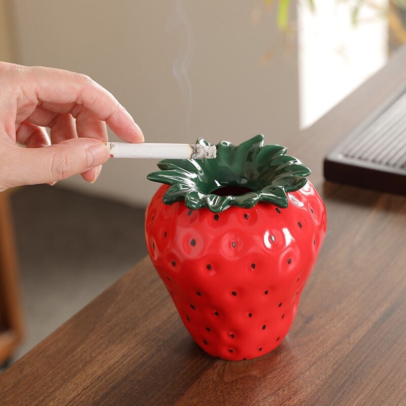 创意陶瓷草莓烟灰缸防飞灰防烟味 家用 办公室带盖烟缸ins高颜值