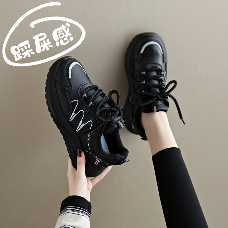 啄木鸟女鞋2025新款秋季真皮黑色运动鞋平底显脚小码34不累脚上班