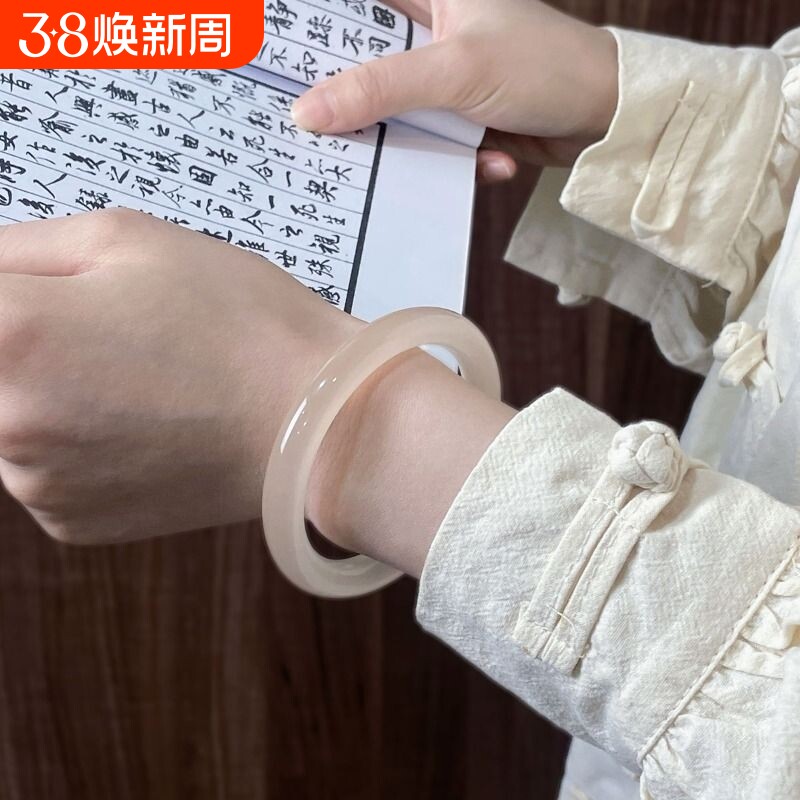 玉镯女冰种天然阿富汗玉手镯镯子羊脂白女镯叮当镯白玉藕粉圆条