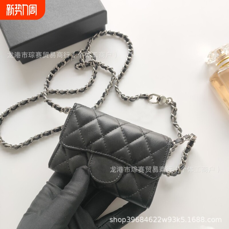 新款菱格真皮鱼子酱卡包羊纹女零钱包迷你小包链子包装饰腰包经典