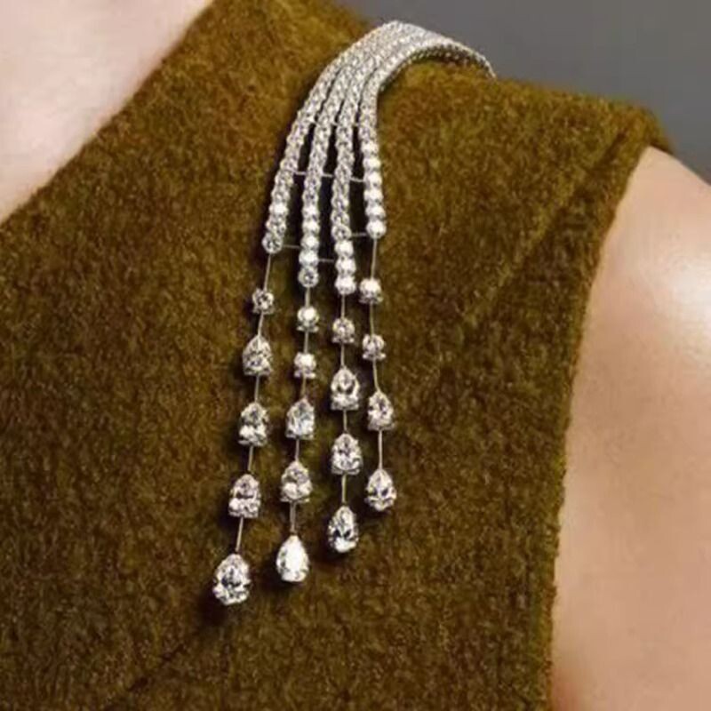 高级感流星胸针高端中古风水钻长流苏肩针优雅气质大衣配饰蝴蝶