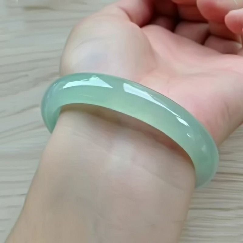 【送证书】专柜正品新坑玉手镯浅绿女款玉石玉镯子石英岩玉手镯女