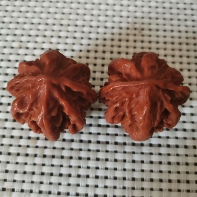 文玩核桃京八棱小手捻把玩