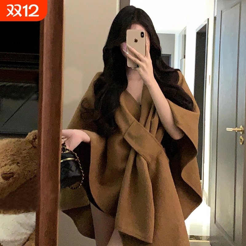 高级感披肩外搭2025新款风斗篷披风英伦风秋冬毛呢外套女黑色驼色