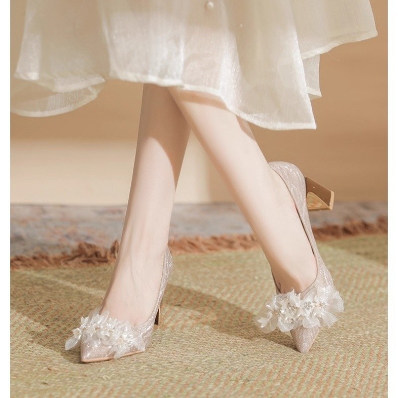 香槟色婚鞋女2025新款秀禾婚纱两穿新娘鞋细闪法式尖头伴娘高跟鞋