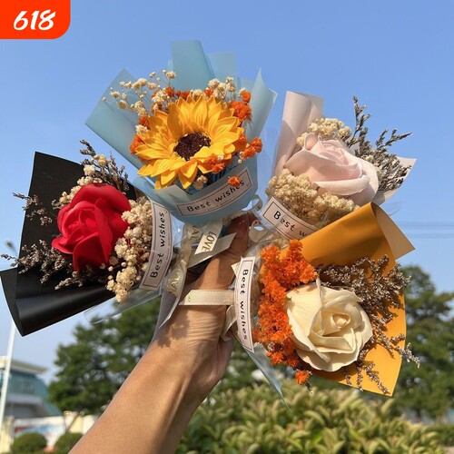 迷你小花束适合伴手礼装饰