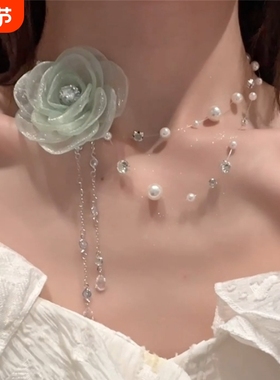 FIXOOFIX薄纱绿色花朵流苏颈链