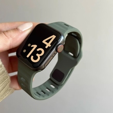 夏天新款卡扣运动硅胶iwatch表带适用苹果手表applewatch透气柔软ultra男款9小众s10女款s8潮墨绿色ultra