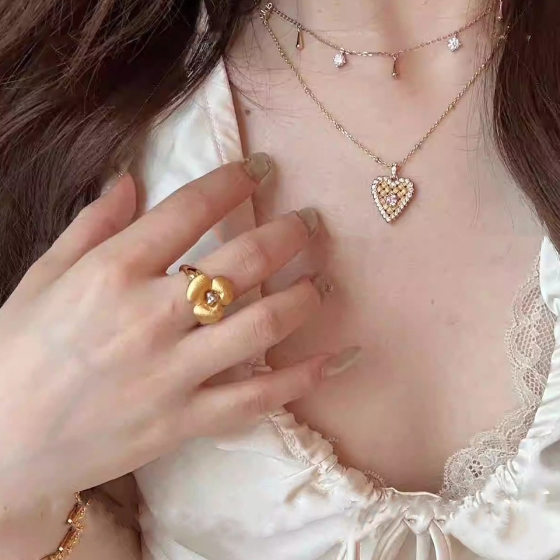 中古风复古拉丝玉兰花戒指轻奢精致高颜值设计显白三瓣花型指环女