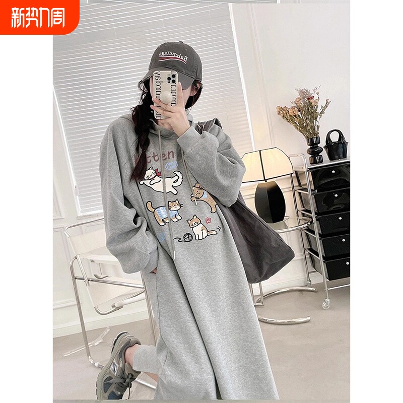 孕妇装休闲时尚连帽卫衣裙秋冬装新款长款孕妈宽松遮肚不显怀穿搭