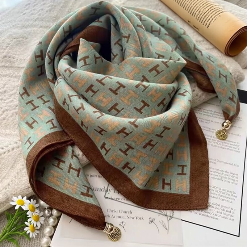 磁吸扣三角护颈防风围脖2025新款围巾女棉麻丝巾秋冬季高级感配饰