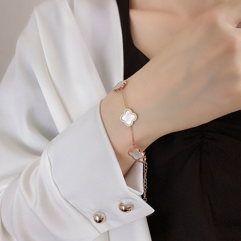 双面四叶草钛钢手链女时尚OL手饰品间红间绿间黑贝手环现货批发