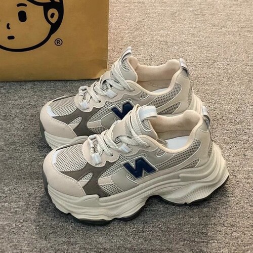 意尔康心选运动鞋女厚底复古2026春季内增高老爹鞋显脚小网面百搭