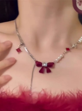 红色丝绒蝴蝶结项链轻奢小众设计甜美精致配饰毛衣链圣诞新年礼物