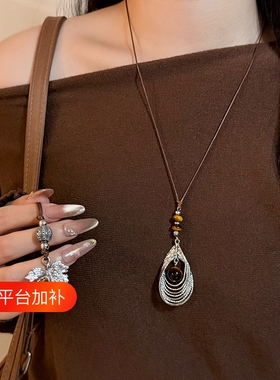 秋冬复古虎眼色金雀羽枫叶项链女