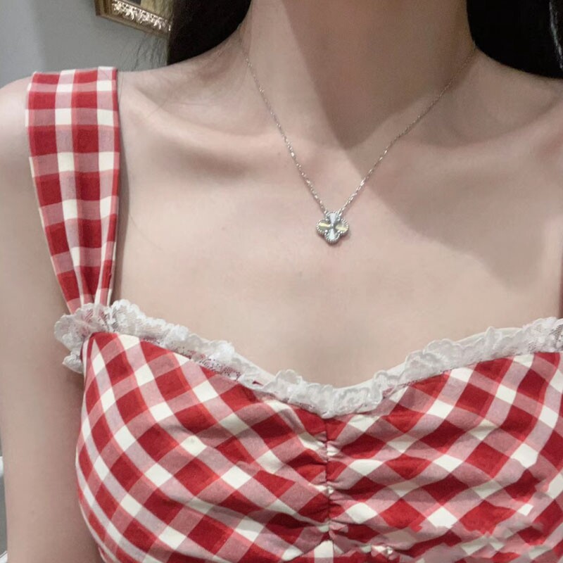 轻奢单花四叶草项链女小众锁骨链吊坠礼物白金贝母玫瑰金黄金手链