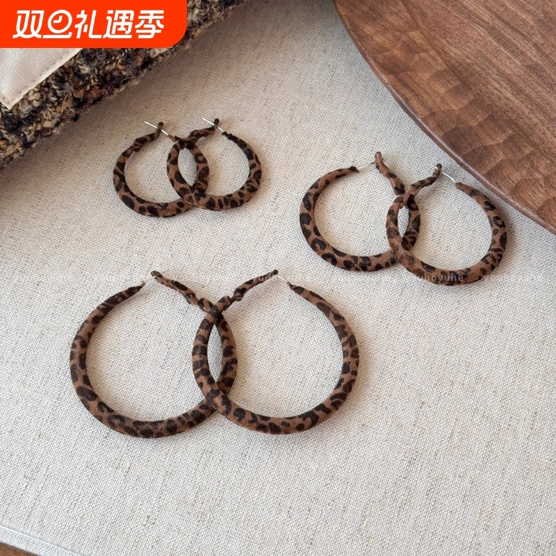 巨好看~复古港风豹纹大圈圈耳环女高级感时尚耳圈秋冬季素圈耳饰