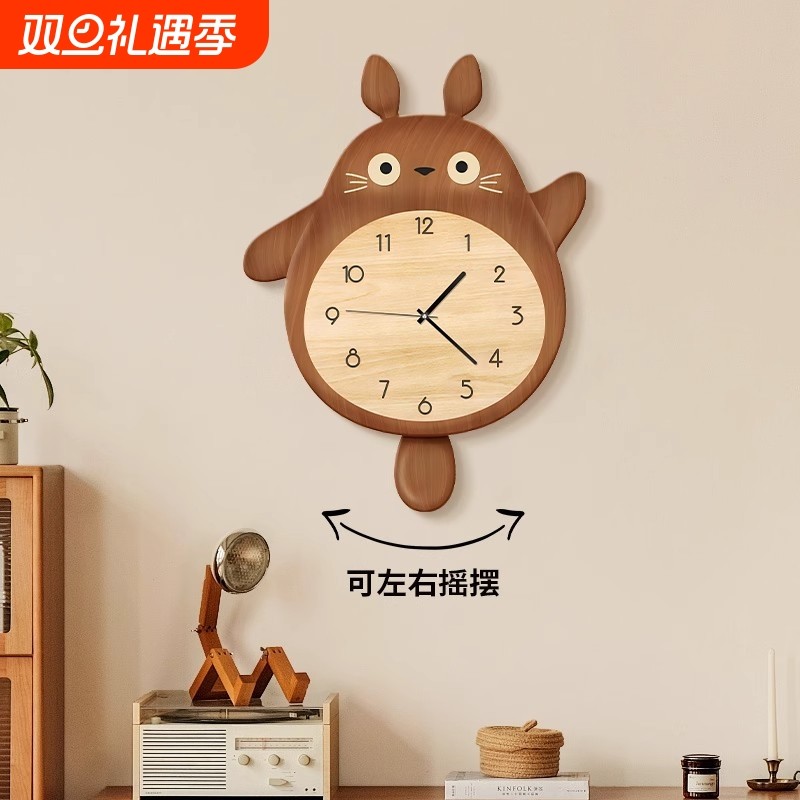 卡通龙猫挂钟客厅家用2025新款餐厅装饰画钟表网红创意时钟挂墙