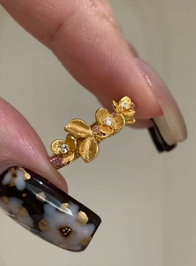 中古风金色拉丝三叶堇戒指