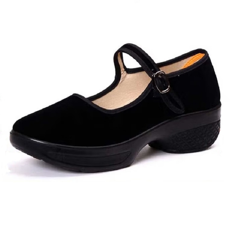 新款老北京布鞋广场舞女鞋舞蹈黑色酒店鞋女批发