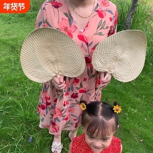 供应心形葵扇 蒲扇 草编手摇扇子纯手工舞蹈扇工艺扇子现货