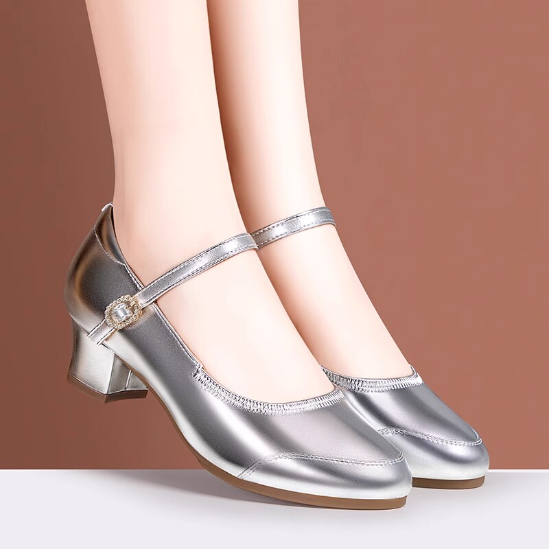 银色舞蹈鞋女广场舞鞋女软底软皮四季演出跳舞鞋中跟透气中老年