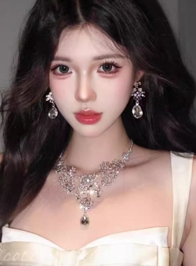 轻奢重工银色花朵项链耳环套装2025新款女新娘礼服配饰夸张锁骨链