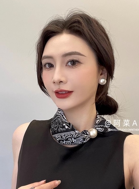 脖子磁吸扣丝巾2026时尚百搭系新款装饰领巾项链黑色珍珠围巾波点