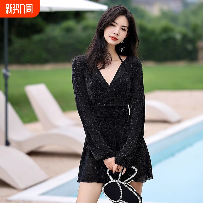 泳衣女裙式连体2026新款保守长袖防晒显瘦遮肚高级感度假温泉泳装