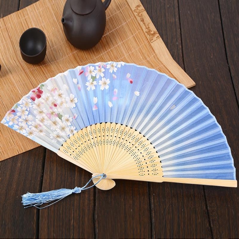 日式折扇 中国风女式扇子 蝴蝶和风绢扇 工艺古风折叠小扇带须