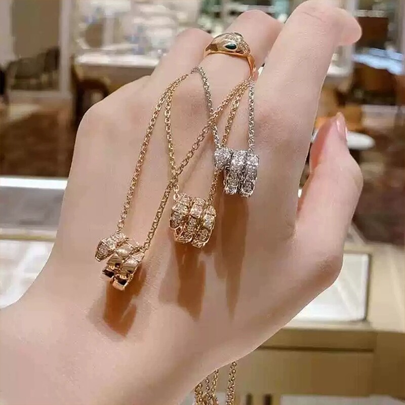 满钻蛇项链女厚镀18k玫瑰金蛇头蛇骨本命年锁骨链轻奢小众款配饰 - 实物图
