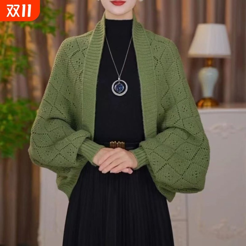 秋冬新款菱格镂空保暖披肩百搭时尚气质开衫洋气外搭针织休闲围巾